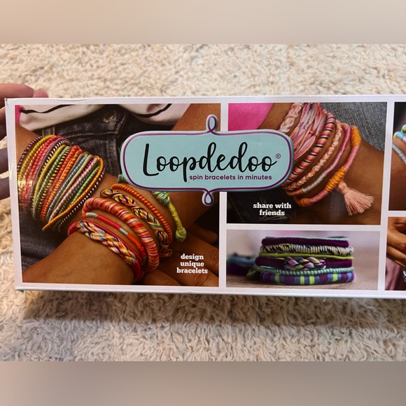 Loopdedoo Friendship Bracelet Maker - Picture 5 of 7